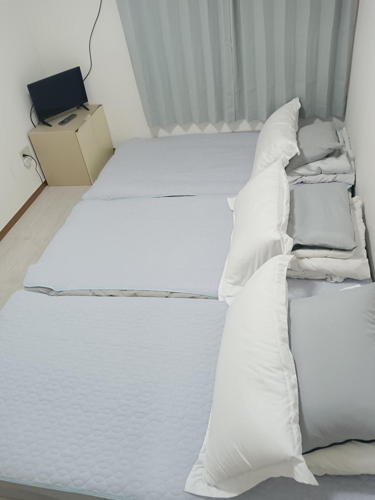 Tokyo Downtown Bed & Breakfast Room photo