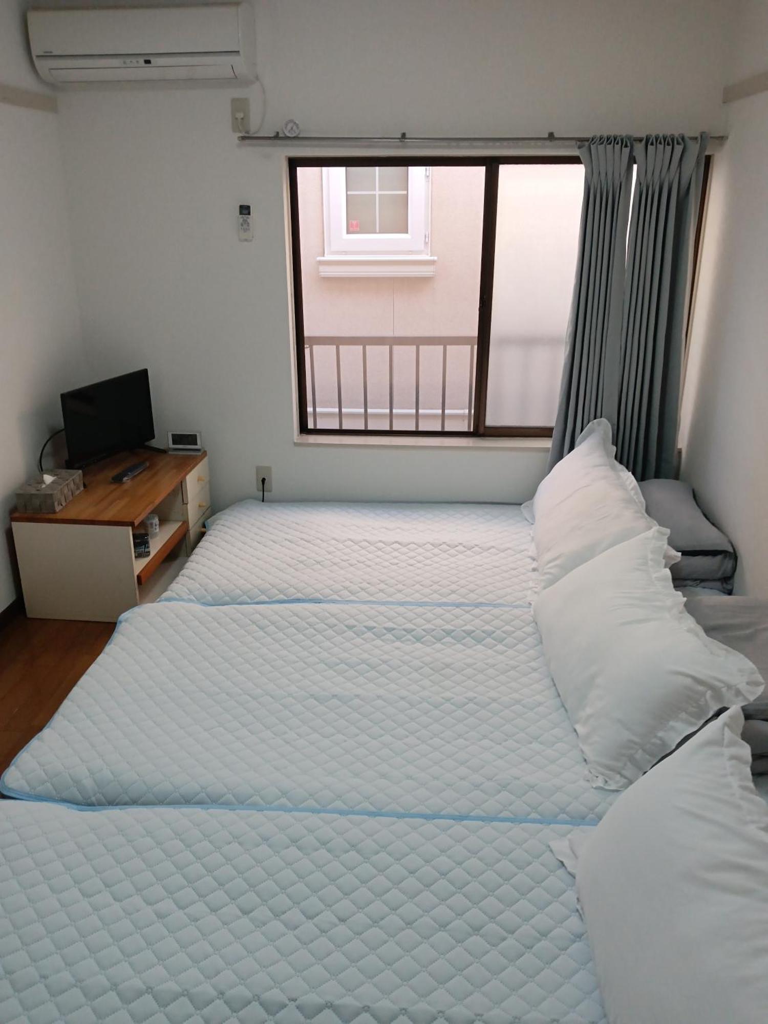 Tokyo Downtown Bed & Breakfast Room photo