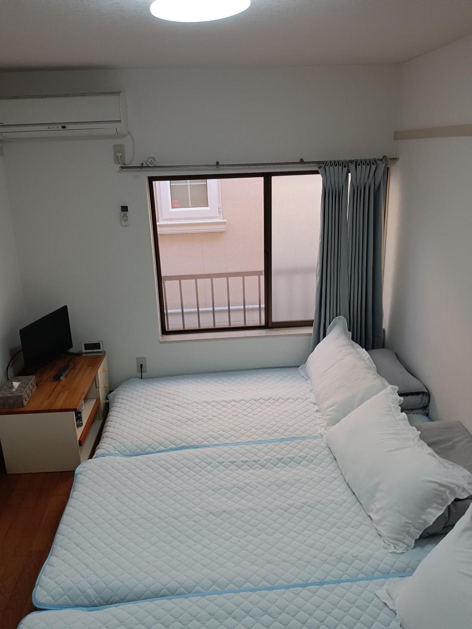 Tokyo Downtown Bed & Breakfast Room photo